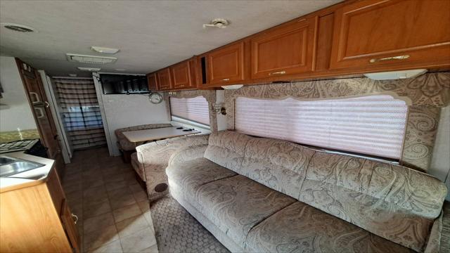 2001 Ford E-450 Cutaway E-450