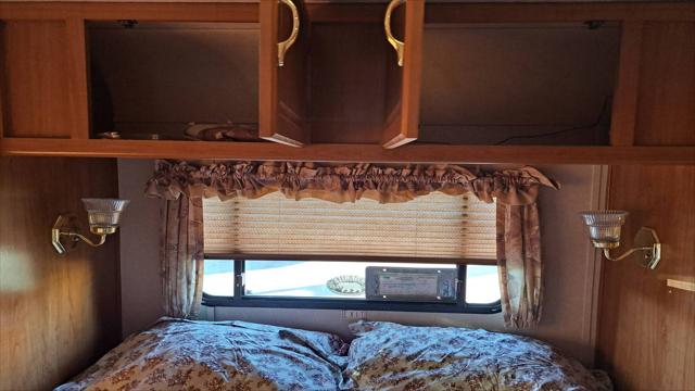 2001 Ford E-450 Cutaway E-450