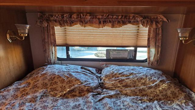 2001 Ford E-450 Cutaway E-450