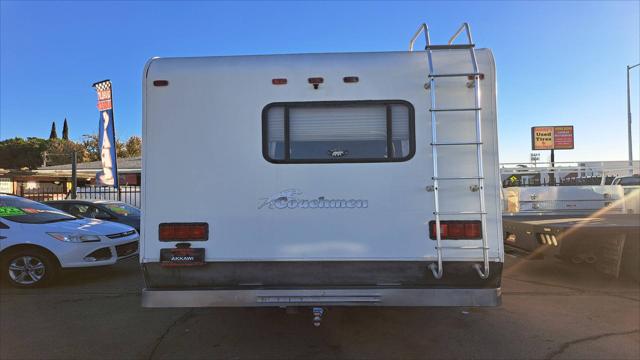 2001 Ford E-450 Cutaway E-450