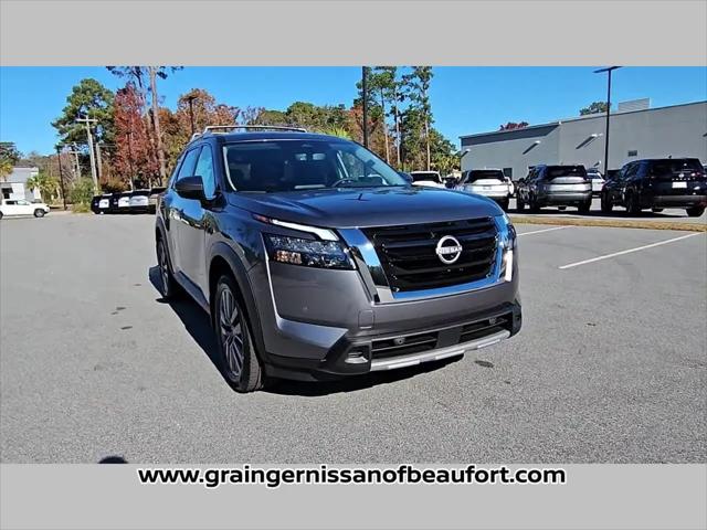 2025 Nissan Pathfinder SL FWD