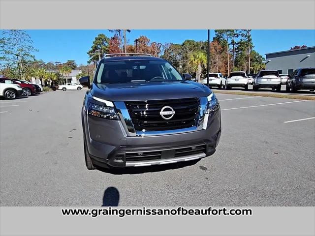 2025 Nissan Pathfinder SL FWD