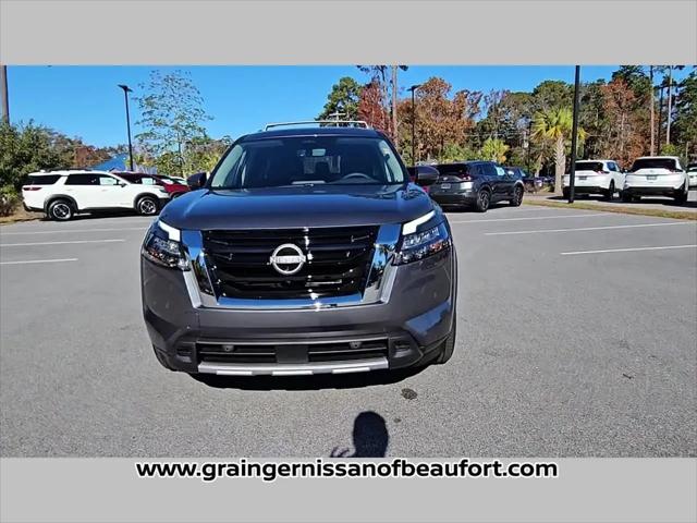 2025 Nissan Pathfinder SL FWD
