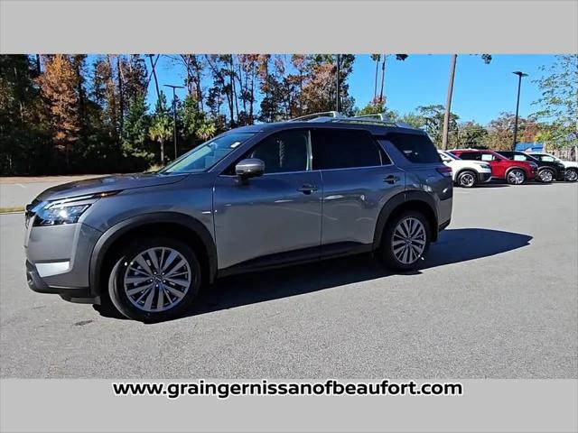 2025 Nissan Pathfinder SL FWD