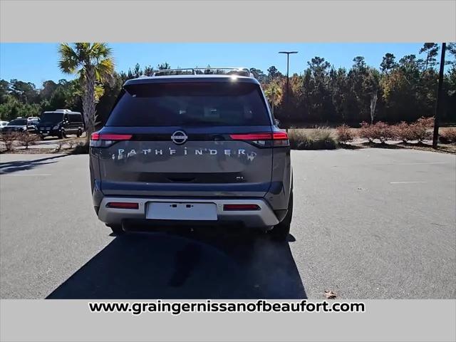 2025 Nissan Pathfinder SL FWD