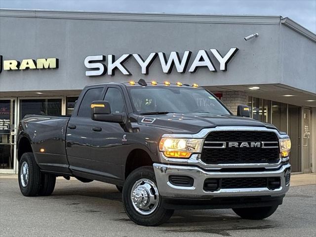 2024 RAM Ram 3500 RAM 3500 TRADESMAN CREW CAB 4X4 8 BOX