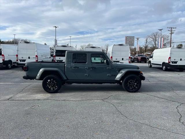 2025 Jeep Gladiator GLADIATOR NIGHTHAWK 4X4