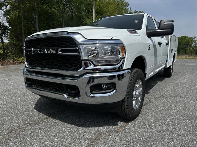 2024 RAM Ram 3500 Chassis Cab RAM 3500 TRADESMAN CREW CAB CHASSIS 4X4 60 CA