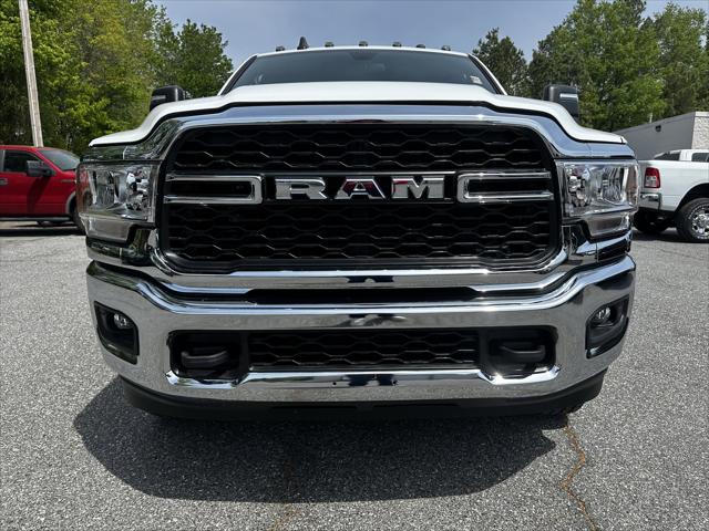 2024 RAM Ram 3500 Chassis Cab RAM 3500 TRADESMAN CREW CAB CHASSIS 4X4 60 CA