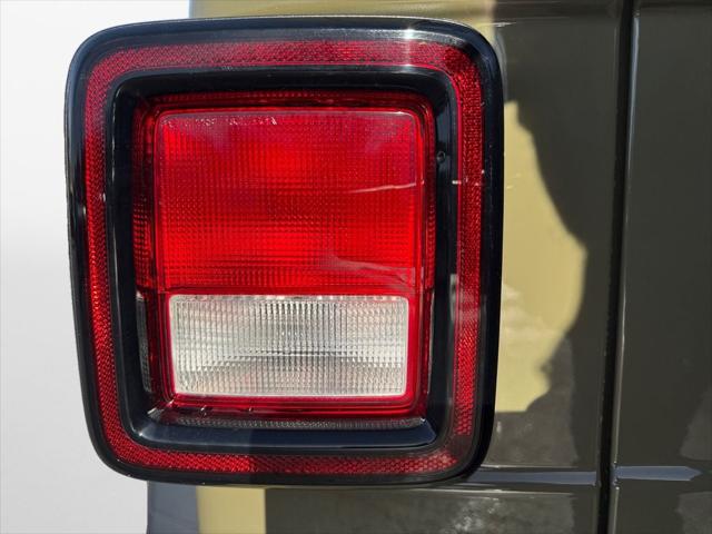 2025 Jeep Wrangler 4-Door Summit 4x4