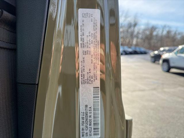 2025 Jeep Wrangler 4-Door Summit 4x4