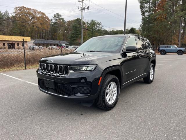 2023 Jeep Grand Cherokee Laredo 4x2