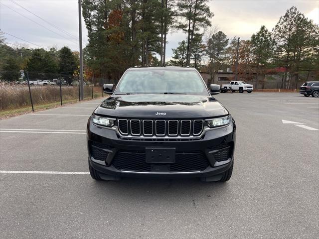 2023 Jeep Grand Cherokee Laredo 4x2