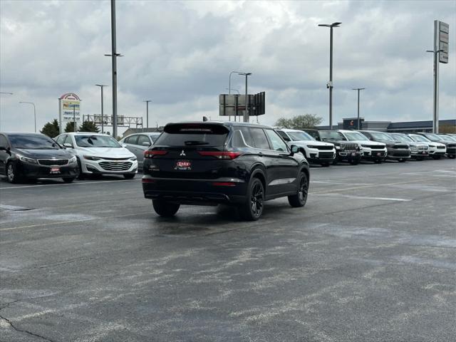 2023 Mitsubishi Outlander SE Black Edition 2WD