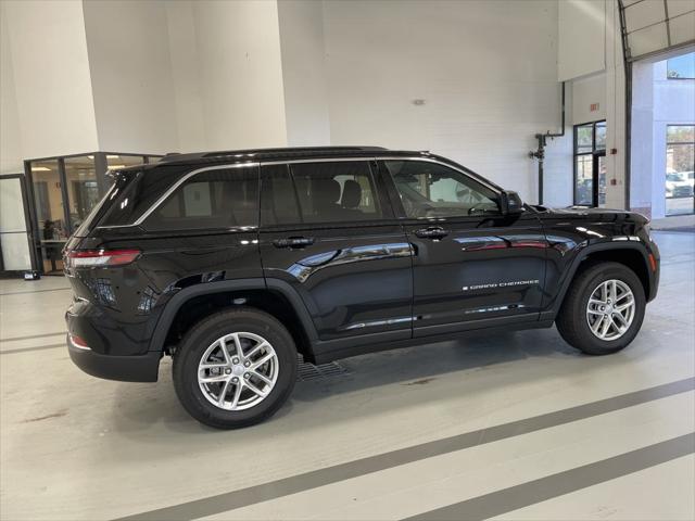 2025 Jeep Grand Cherokee GRAND CHEROKEE LAREDO X 4X4