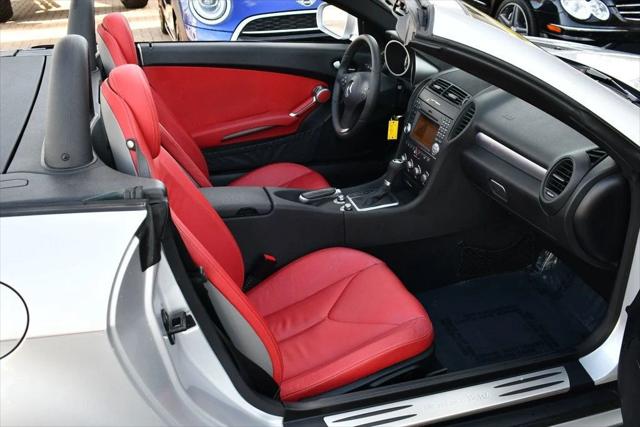 2009 Mercedes-Benz SLK SLK 300 SLK300 2 Door Roadster W/P1 and Multimedia Packages
