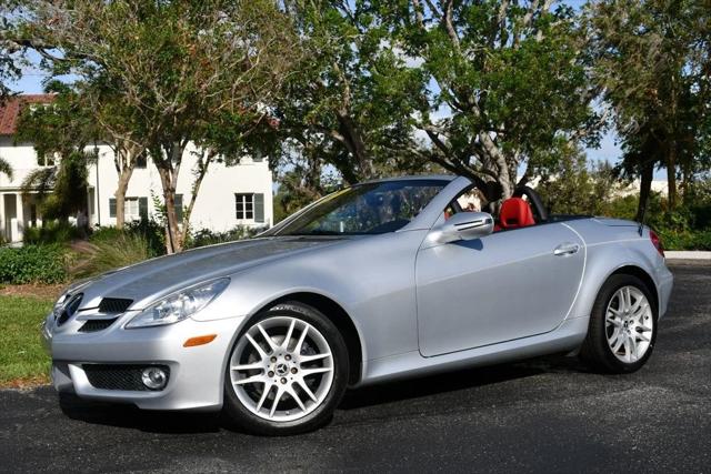 2009 Mercedes-Benz SLK SLK 300 SLK300 2 Door Roadster W/P1 and Multimedia Packages