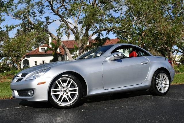 2009 Mercedes-Benz SLK SLK 300 SLK300 2 Door Roadster W/P1 and Multimedia Packages