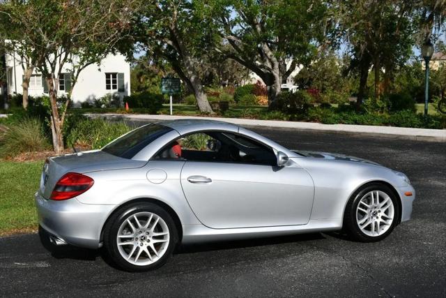 2009 Mercedes-Benz SLK SLK 300 SLK300 2 Door Roadster W/P1 and Multimedia Packages