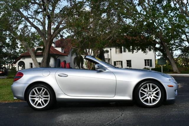 2009 Mercedes-Benz SLK SLK 300 SLK300 2 Door Roadster W/P1 and Multimedia Packages