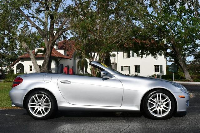 2009 Mercedes-Benz SLK SLK 300 SLK300 2 Door Roadster W/P1 and Multimedia Packages