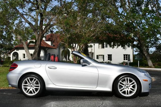 2009 Mercedes-Benz SLK SLK 300 SLK300 2 Door Roadster W/P1 and Multimedia Packages