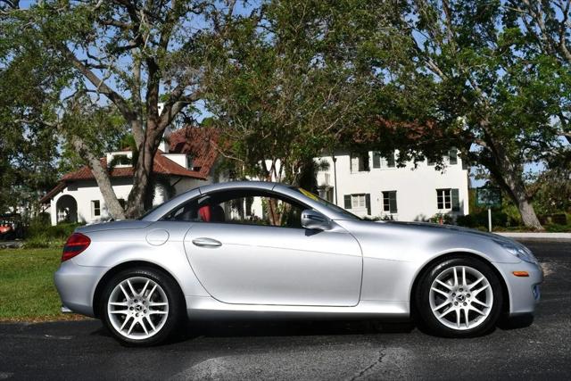 2009 Mercedes-Benz SLK SLK 300 SLK300 2 Door Roadster W/P1 and Multimedia Packages