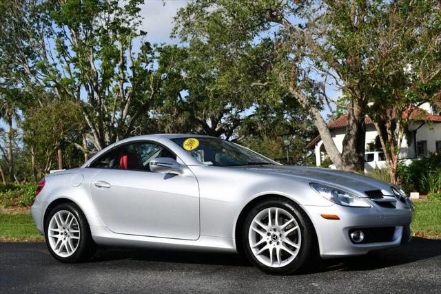 2009 Mercedes-Benz SLK SLK 300 SLK300 2 Door Roadster W/P1 and Multimedia Packages
