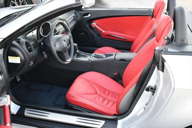 2009 Mercedes-Benz SLK SLK 300 SLK300 2 Door Roadster W/P1 and Multimedia Packages