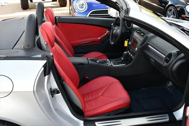2009 Mercedes-Benz SLK SLK 300 SLK300 2 Door Roadster W/P1 and Multimedia Packages