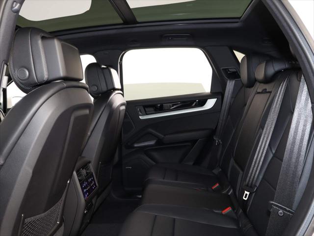 2024 Porsche Cayenne Unknown