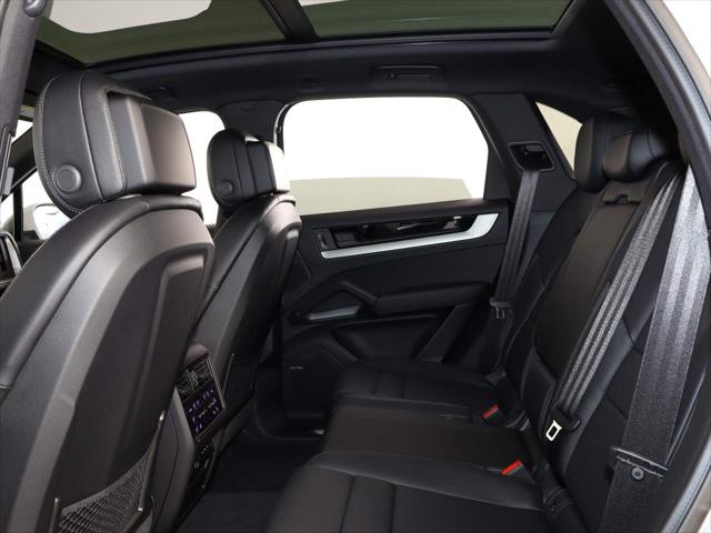 2024 Porsche Cayenne Unknown
