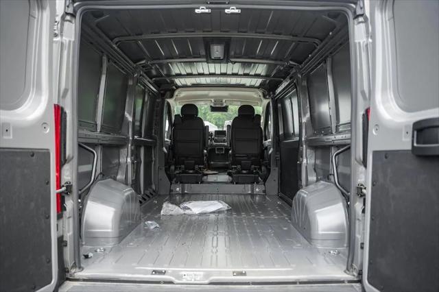 2025 Ram ProMaster Cargo Van SLT Low Roof 136" WB
