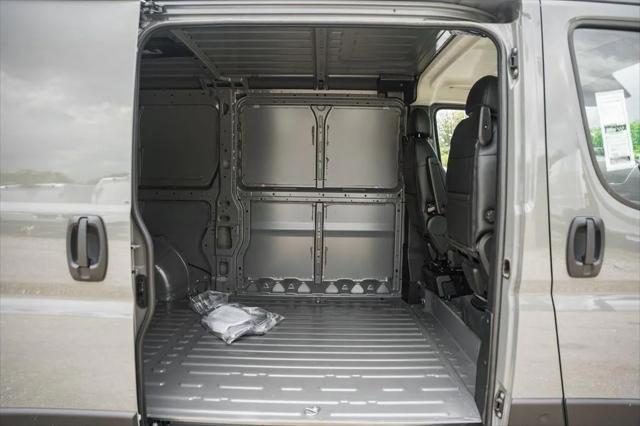 2025 Ram ProMaster Cargo Van SLT Low Roof 136" WB