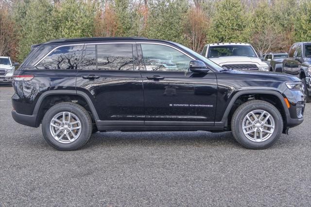 2025 Jeep Grand Cherokee GRAND CHEROKEE LAREDO X 4X4