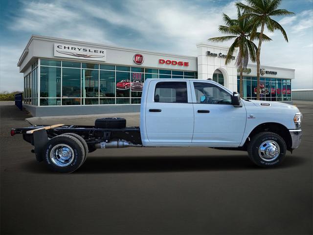2024 RAM Ram 3500 Chassis Cab RAM 3500 TRADESMAN CREW CAB CHASSIS 4X4 60 CA