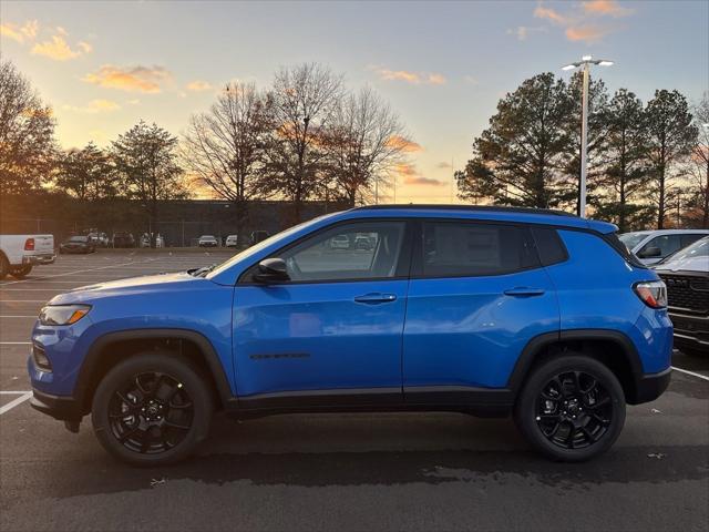 2025 Jeep Compass COMPASS LATITUDE 4X4
