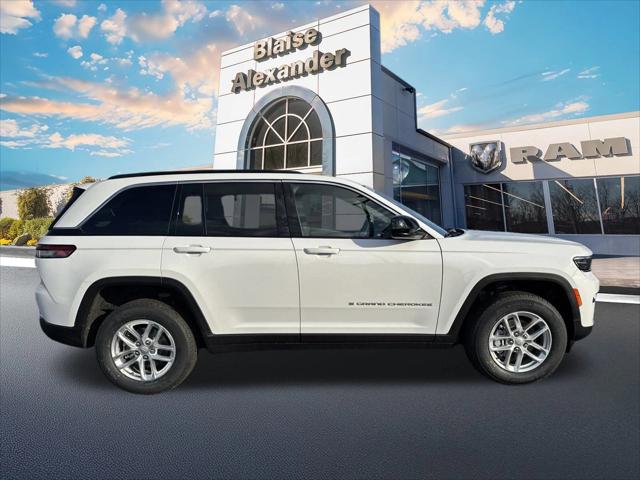 2025 Jeep Grand Cherokee GRAND CHEROKEE LAREDO X 4X4