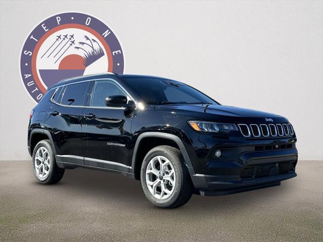 2025 Jeep Compass COMPASS LATITUDE 4X4