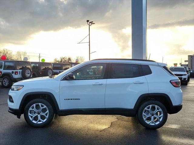 2025 Jeep Compass COMPASS LATITUDE 4X4