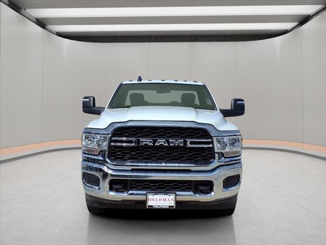 2024 RAM Ram 3500 Chassis Cab RAM 3500 TRADESMAN CHASSIS REGULAR CAB 4X4 84 CA