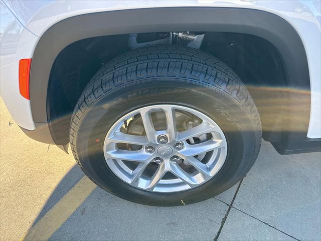 2025 Jeep Grand Cherokee GRAND CHEROKEE LAREDO X 4X2
