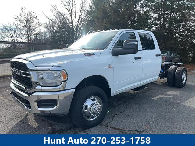 2024 RAM Ram 3500 Chassis Cab RAM 3500 TRADESMAN CREW CAB CHASSIS 4X4 60 CA 2024 RAM Ram 3500 Chassis Cab RAM 3500 TRADESMAN CREW CAB CHASSIS 4X4 60 CA