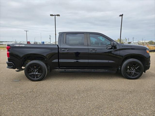 2022 Chevrolet Silverado 1500 4WD Crew Cab Short Bed Custom