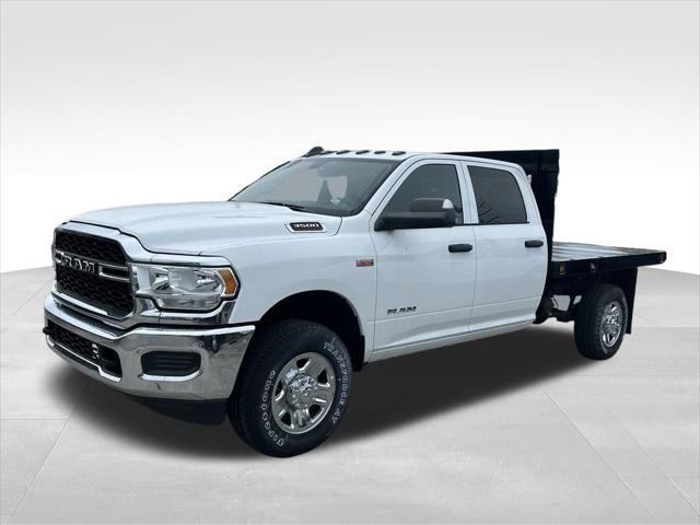 2022 RAM 3500 Tradesman Crew Cab 4x4 8 Box