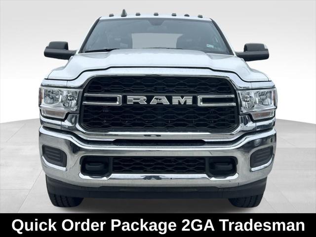2022 RAM 3500 Tradesman Crew Cab 4x4 8 Box