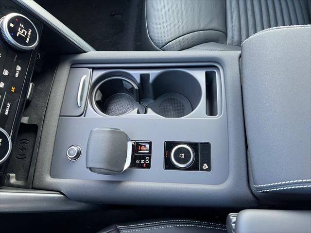2025 Land Rover Discovery P360 Dynamic SE