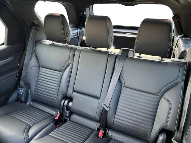 2025 Land Rover Discovery P360 Dynamic SE