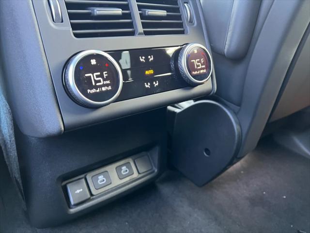 2025 Land Rover Discovery P360 Dynamic SE