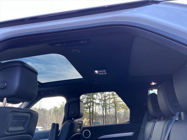 2025 Land Rover Discovery P360 Dynamic SE